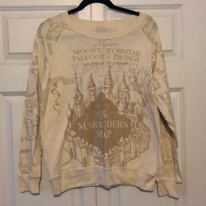 Reversible Harry Potter themed pull over!